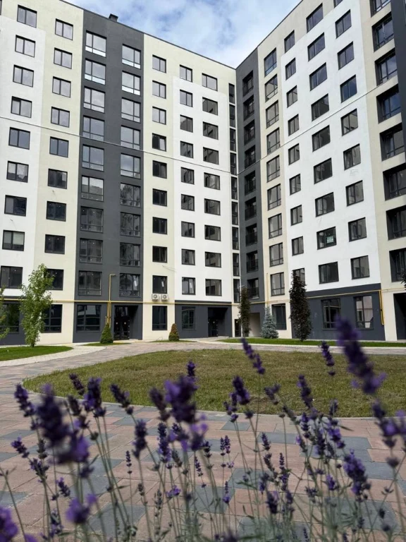 Продаж  світлої 1  к з газом,держ програми так!