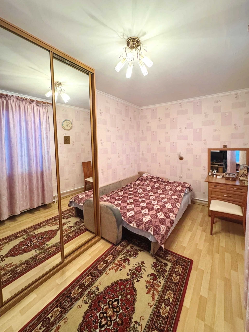 Продаж 3 к.квартири з ремонтом та меблями. Заїзжай та живи.