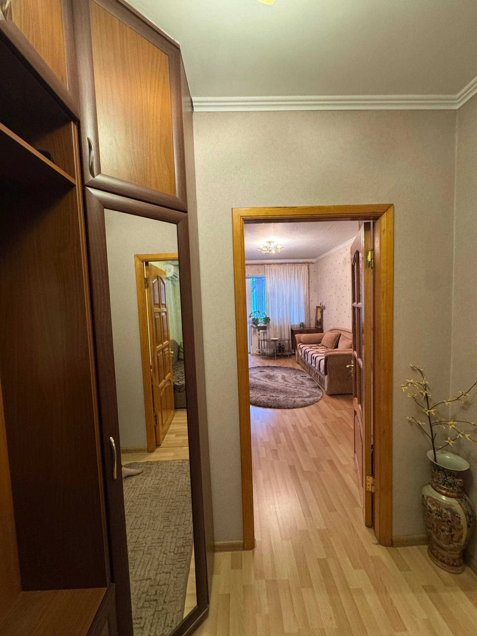 Продаж 3 к.квартири з ремонтом та меблями. Заїзжай та живи.