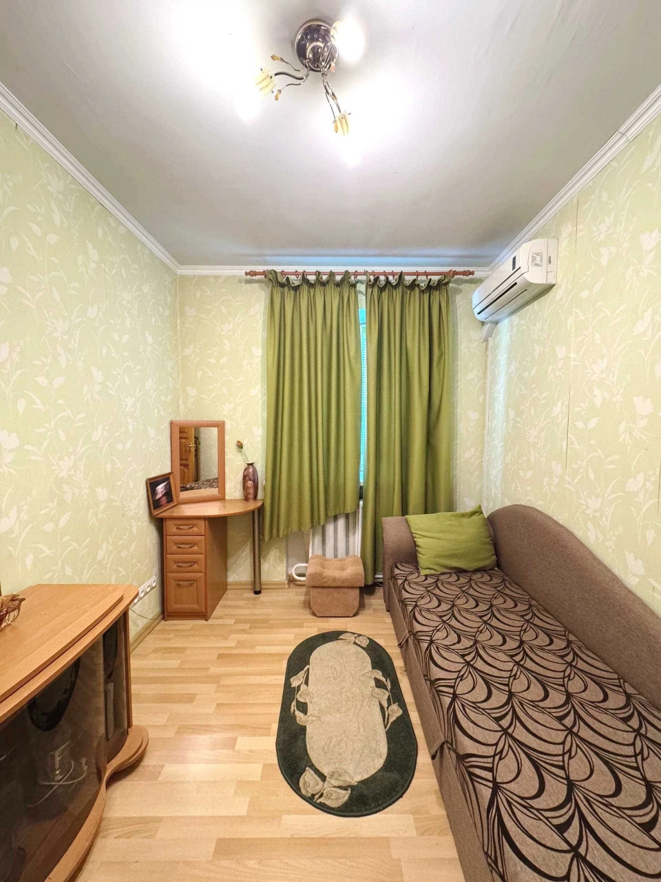 Продаж 3 к.квартири з ремонтом та меблями. Заїзжай та живи.