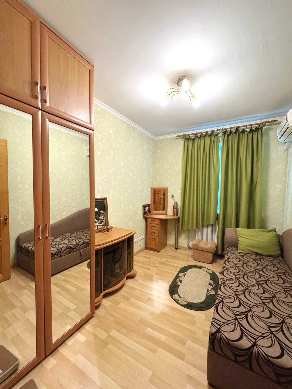 Продаж 3 к.квартири з ремонтом та меблями. Заїзжай та живи.
