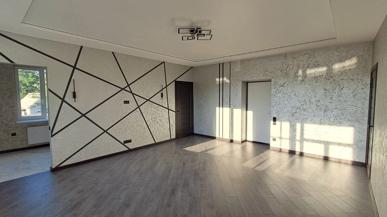 For Sale 3-room apartment in the town of Lyobtin
