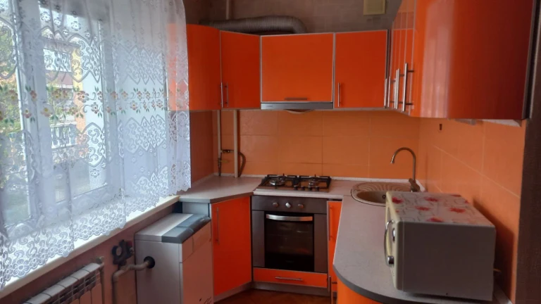 Apartment for sale with major renovation in Lybotyn