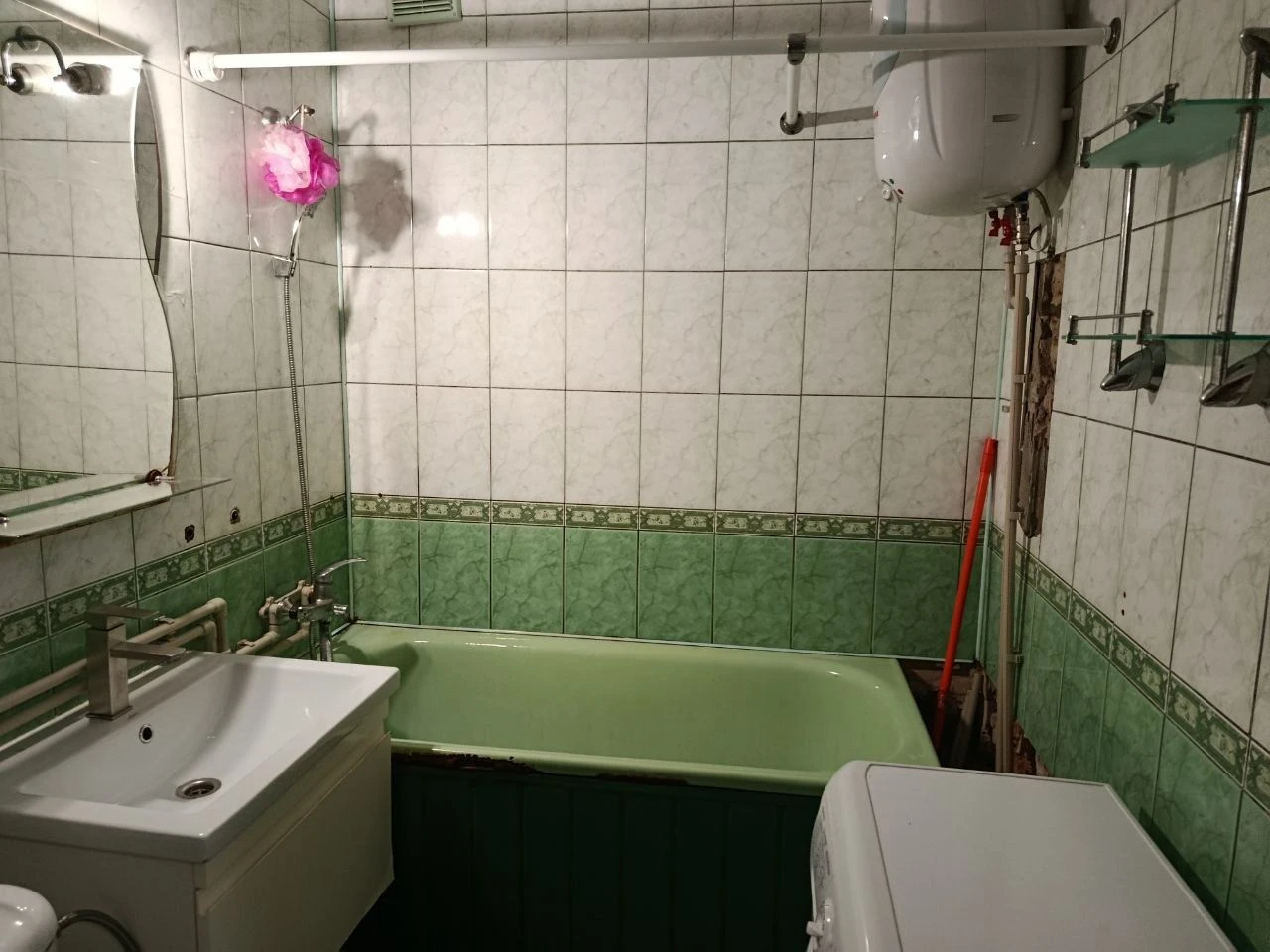 Apartment for sale with major renovation in Lybotyn