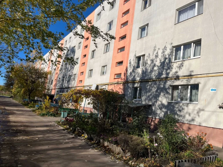 Продається трикімнатна квартира Процишина б.9