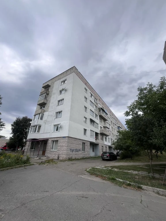 Продається затишна комфортна 3-х кім квартира біля Озера в м