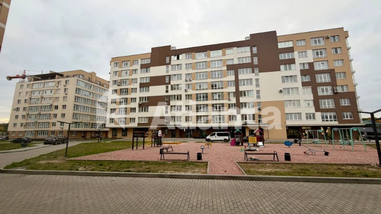 Продаж  2-кім квартири з паркінгом та коміркою в ЖК Комфорт
