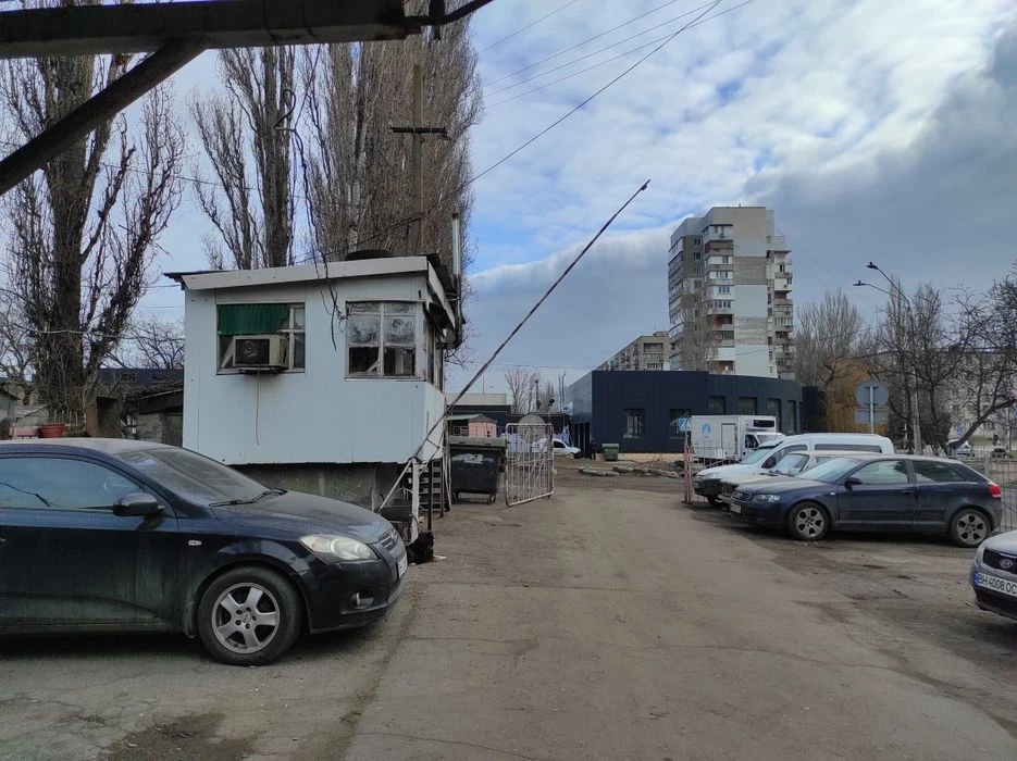 Сдам/продам место на охраняемой стоянке по ул. Бочарова/Ж.