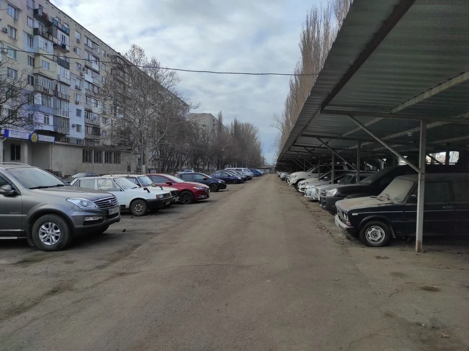 Сдам/продам место на охраняемой стоянке по ул. Бочарова/Ж.