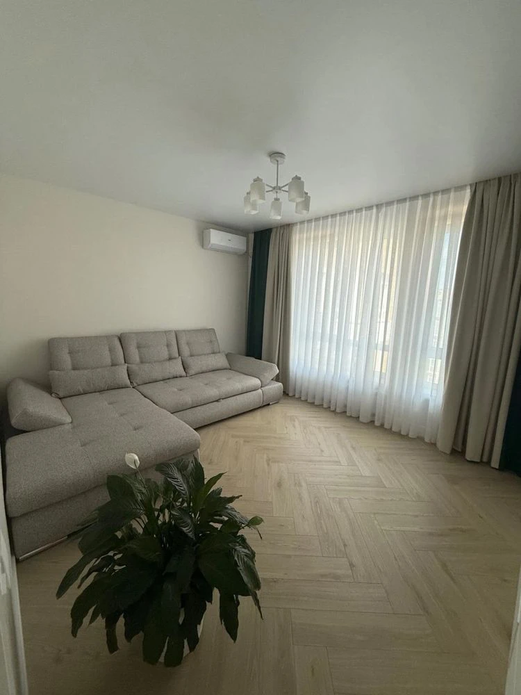 Продаж 2 кімн квартра 60 м² 8/8 м.Дубляни 140000$