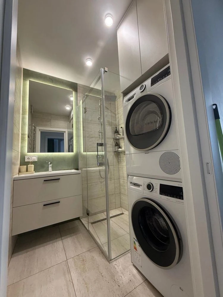 Продаж 2 кімн квартра 60 м² 8/8 м.Дубляни 140000$
