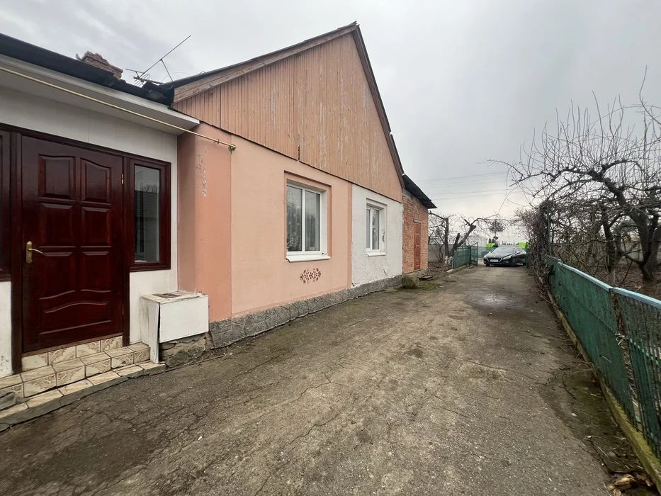 Продам дом с большим участком