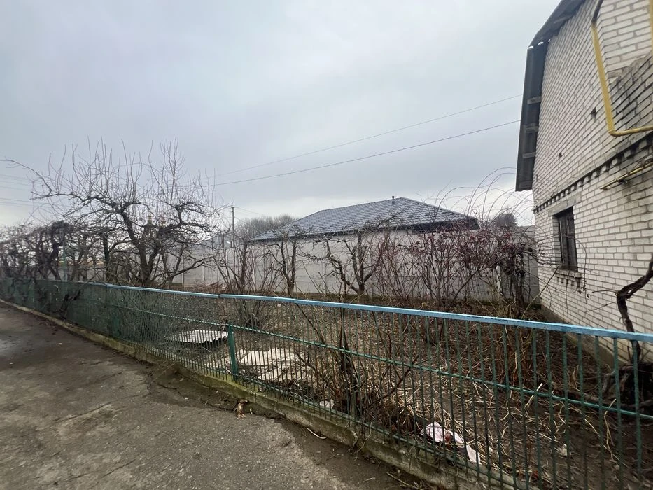 Продам дом с большим участком