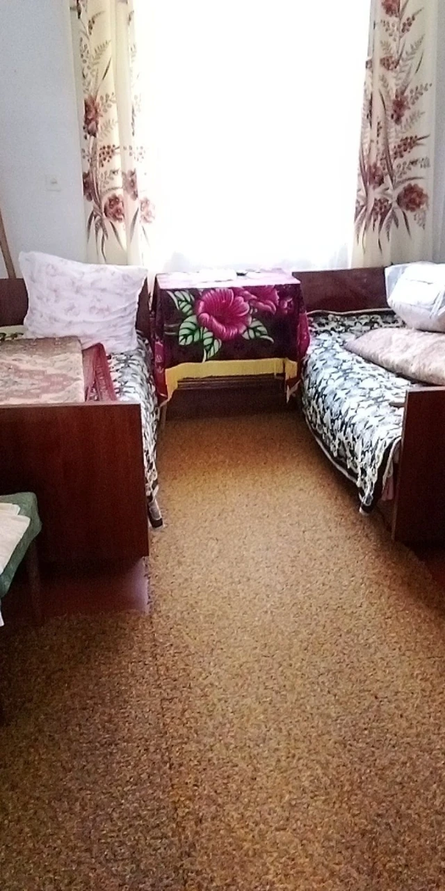 Продам квартиру в 4х квартирному будинку