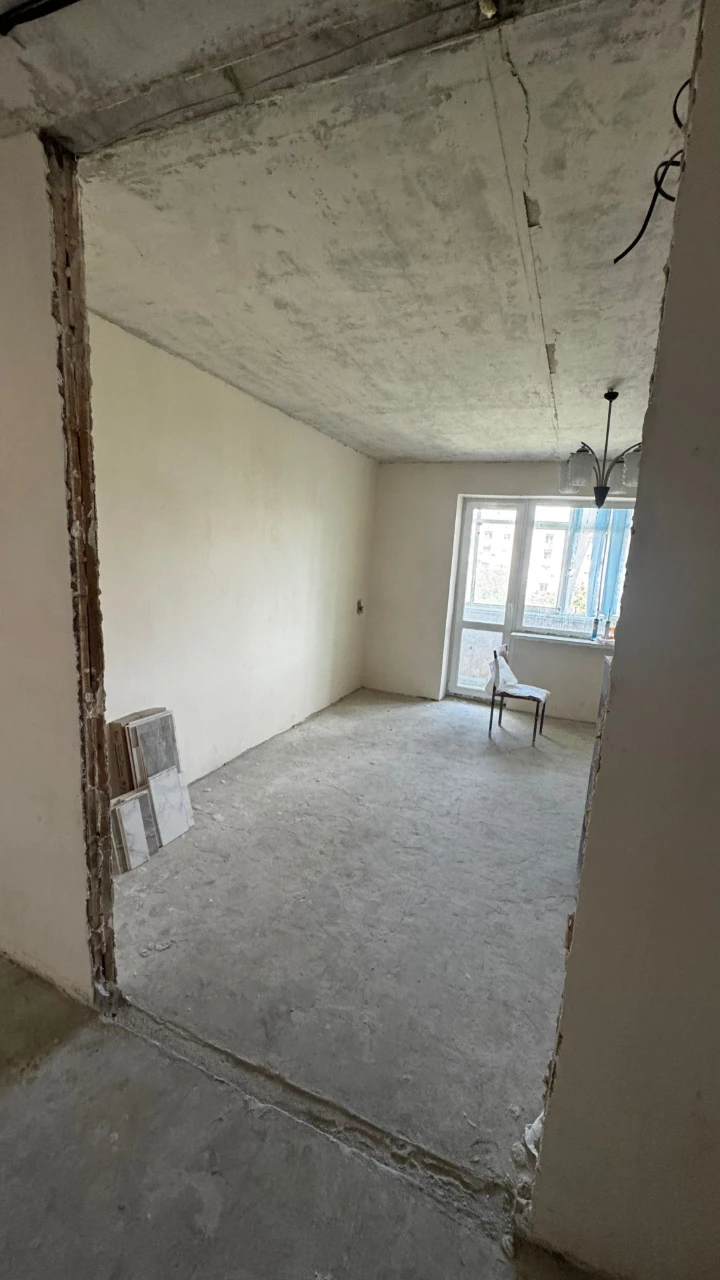 Продається 3-кімнатна квартира в Чешках