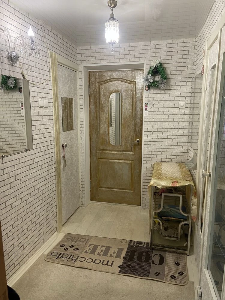 Продам однокомнатную квартиру:чешка,второй этаж35м.кв.35микр