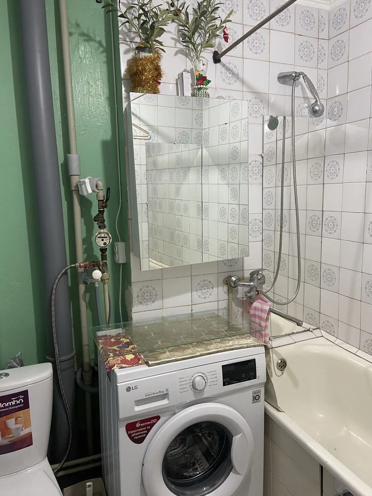 Продам однокомнатную квартиру:чешка,второй этаж35м.кв.35микр