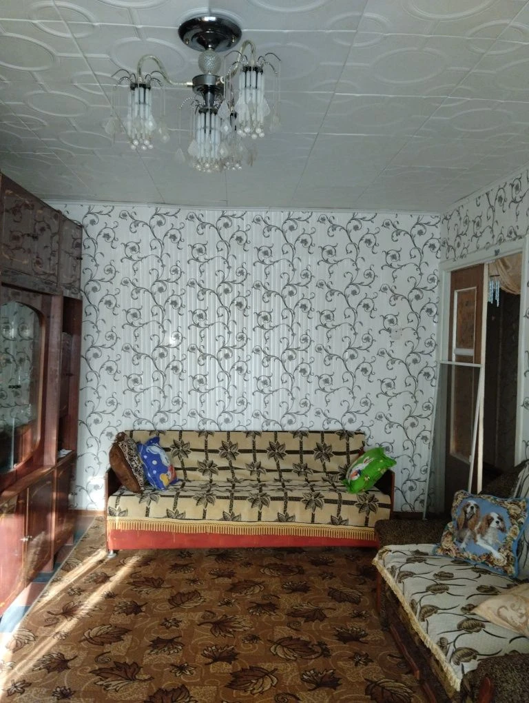 Просторная солнечная трехкомнатная квартира