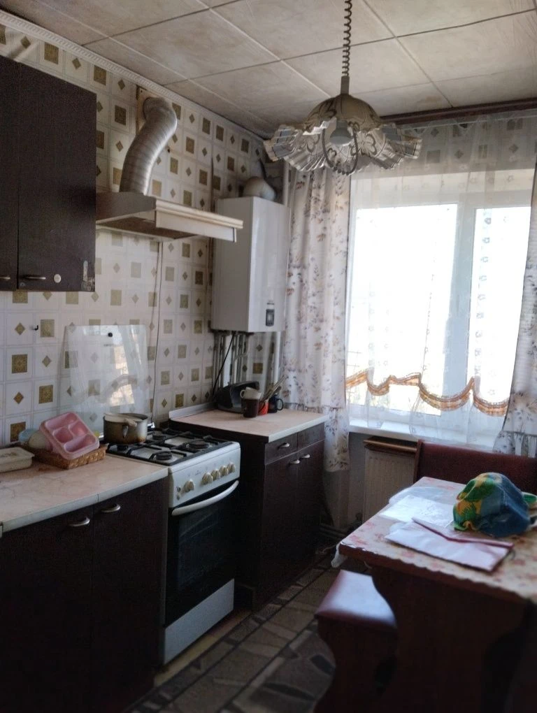 Пропонуємо продаж просторої  трикімнатної квартири