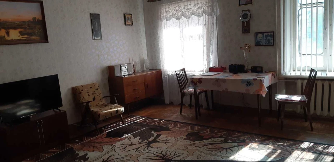 Квартира у м. Подільск Одеської області на вул. Шкільна, 2 (