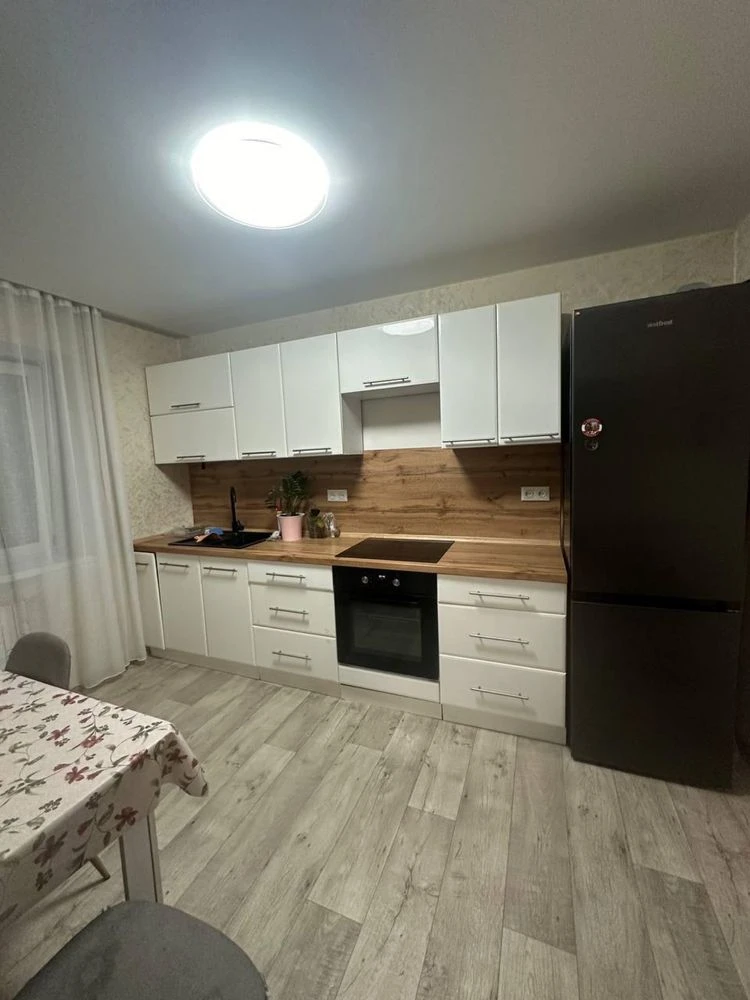 Продам 2-х ком с ремонтом в Центре Подгороднего