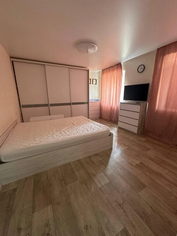 Продам 2-х ком с ремонтом в Центре Подгороднего