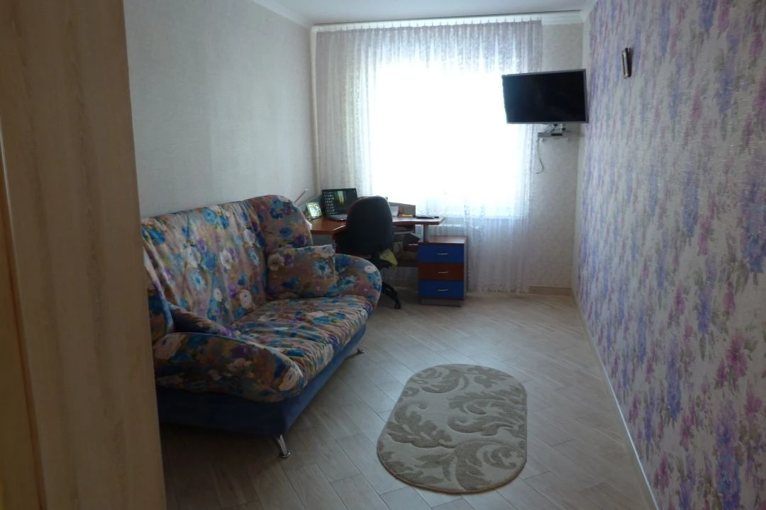 Selling a 3-bedroom apartment