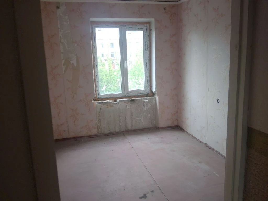 Продам 4-ьох кімнатну квартиру під ремонт