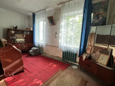 Ексклюзив. Продам 3х кімнатну квартиру з своїм двориком в Уз