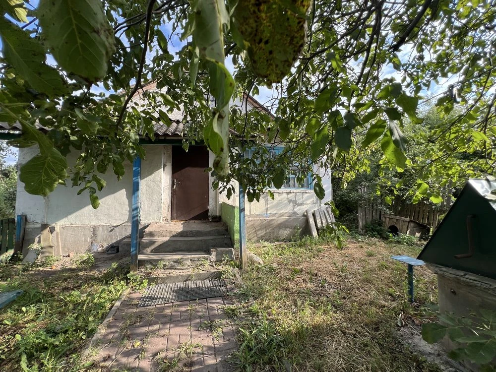Ексклюзив. Продам 3х кімнатну квартиру з своїм двориком в Уз