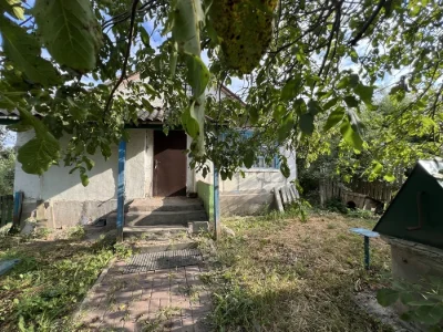 Ексклюзив. Продам 3х кімнатну квартиру з своїм двориком в Уз