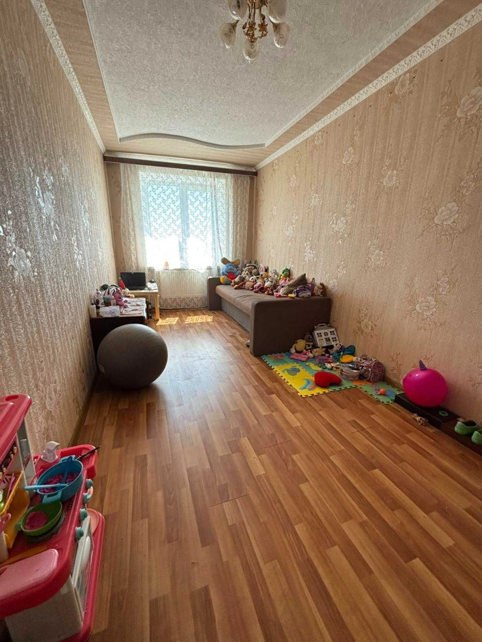 Продаж 2-кімнатної квартири місто Узин.