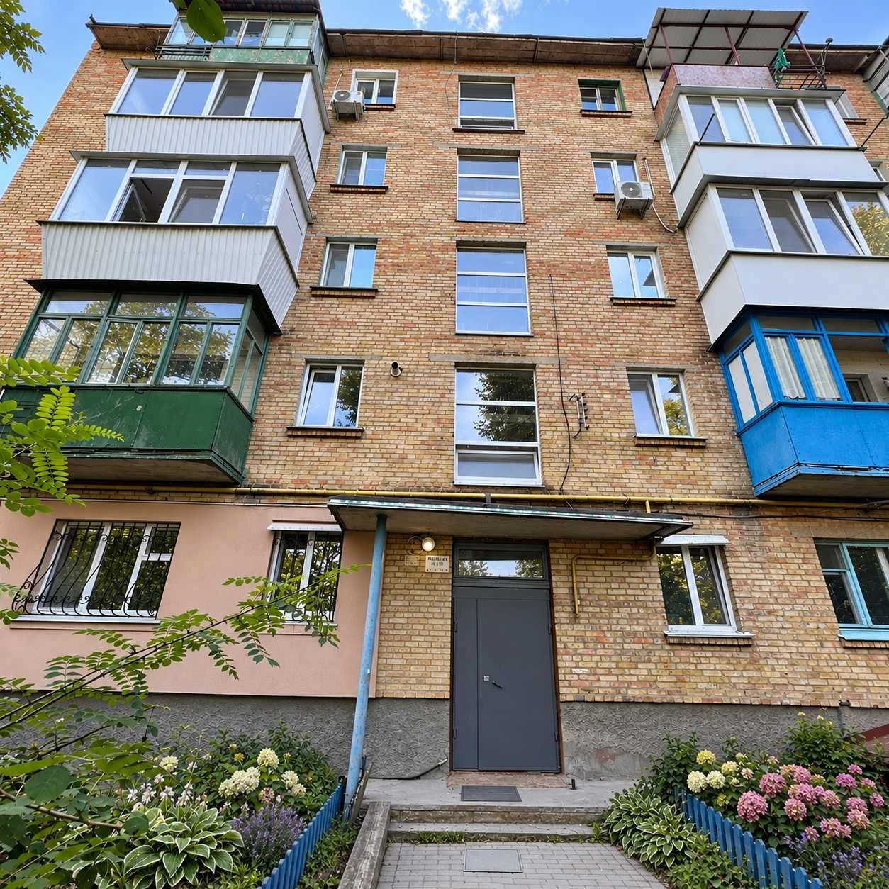 Продається 2-кімнатна квартира з ремонтом в м. Боярка, Сертифікат