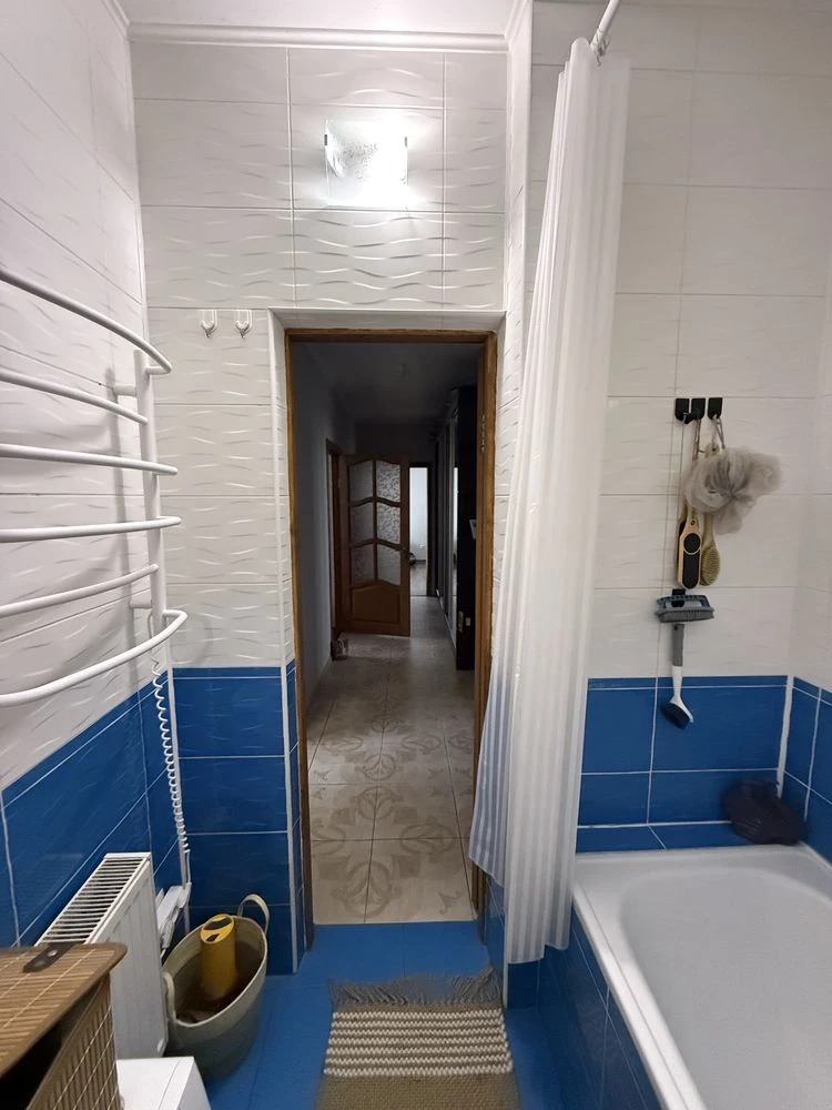 Продается просторная двухкомнатная квартира в пригороде Киева