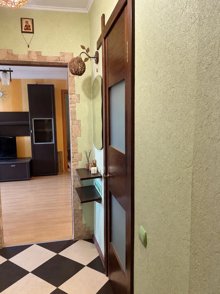 Продається 2-кімнатна квартира в центрі міста (торг)