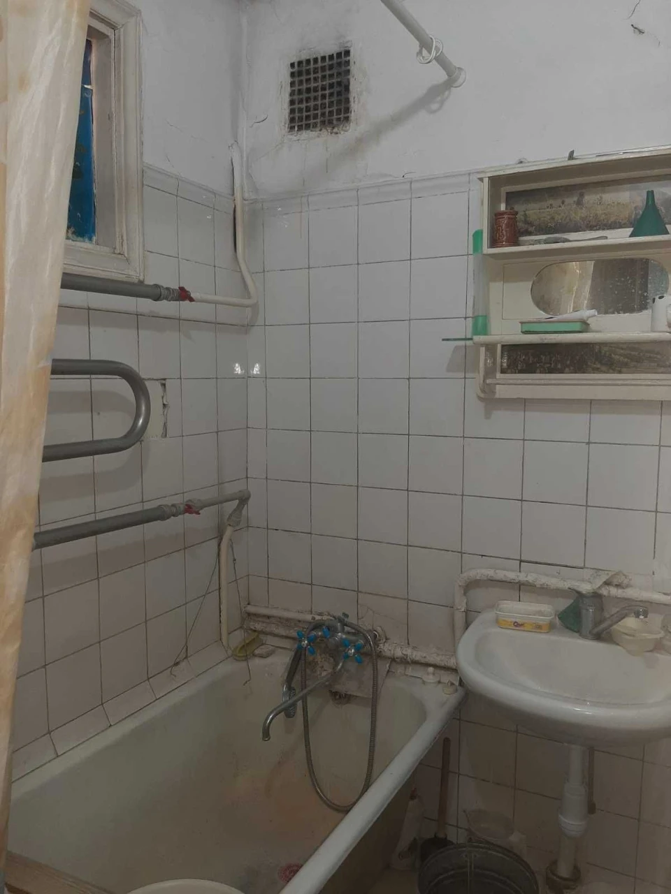 Боярка , центр , продаж 3-х кімнатної квартири в цегляному б