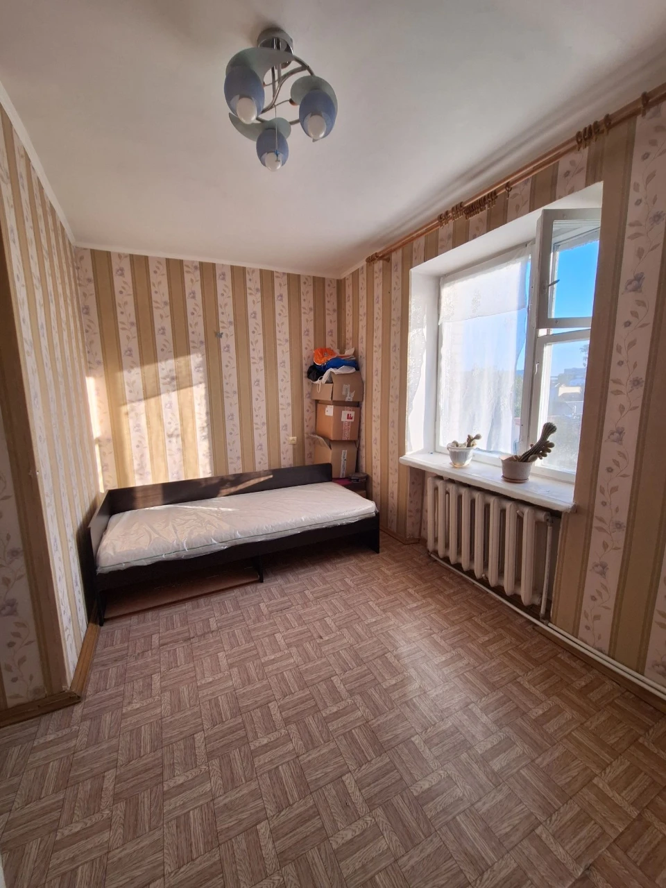 Продаємо 3 кімнатну квартиру  вул. Чернишевського