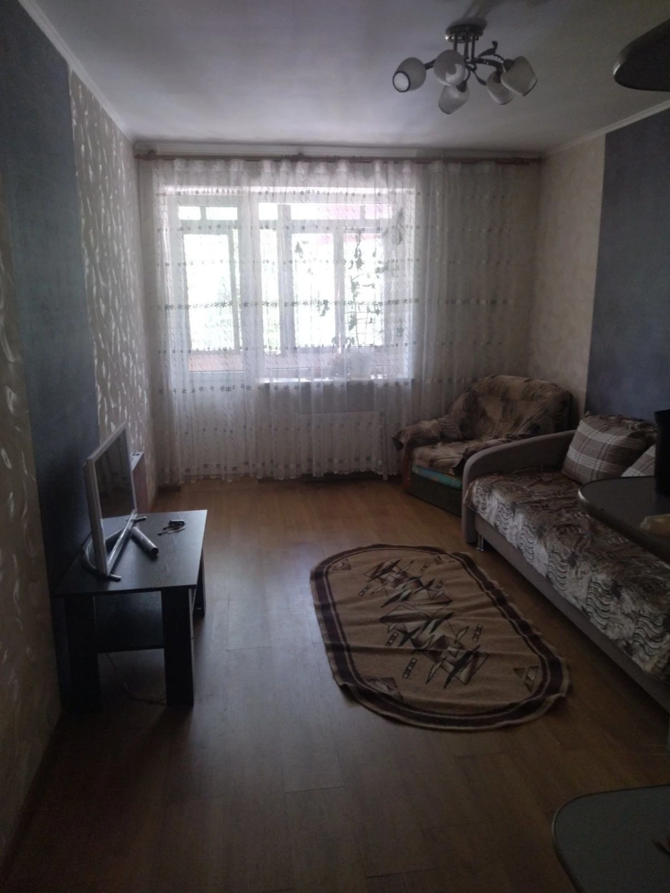Продаємо 2 кімнатну квартиру вул. Шкільна  1