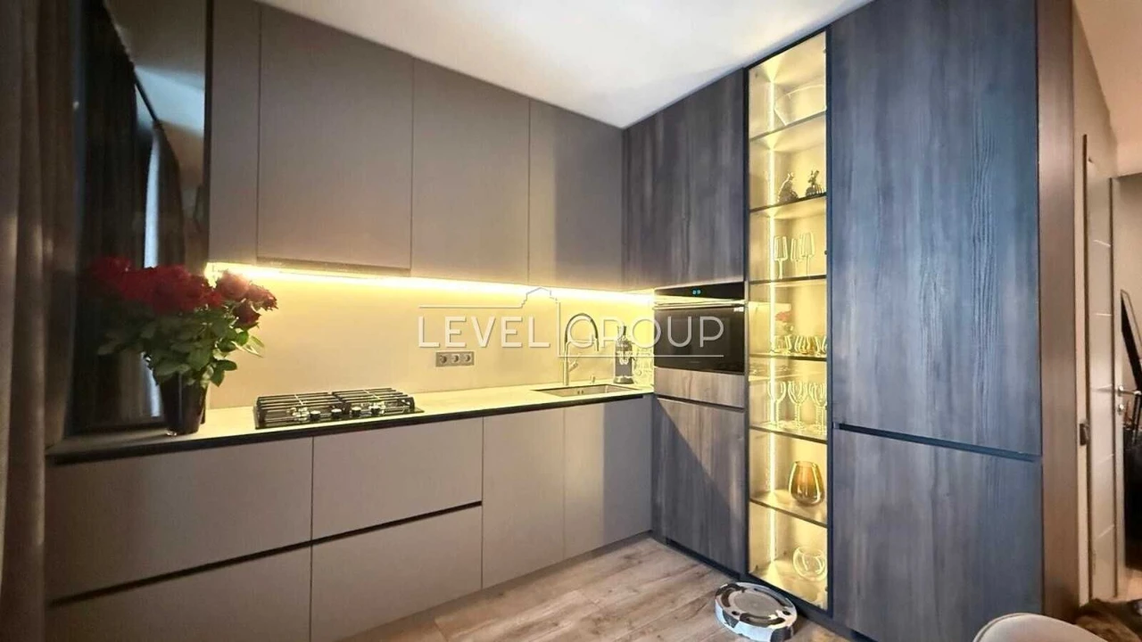 Продаж сучасної 3-кімнатної квартири 76 м² з ремонтом
