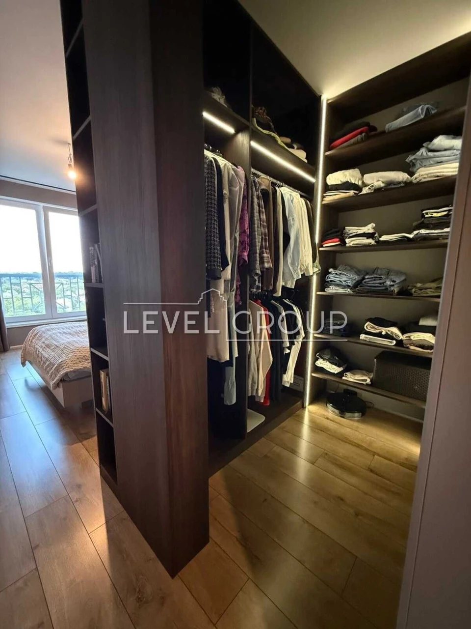 Продаж сучасної 3-кімнатної квартири 76 м² з ремонтом