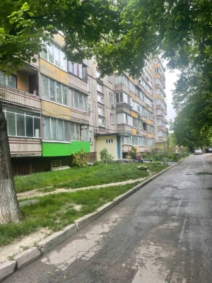 3-кімнатна квартира (загальна — 63,8 м²; житлова — 41,5 м²)