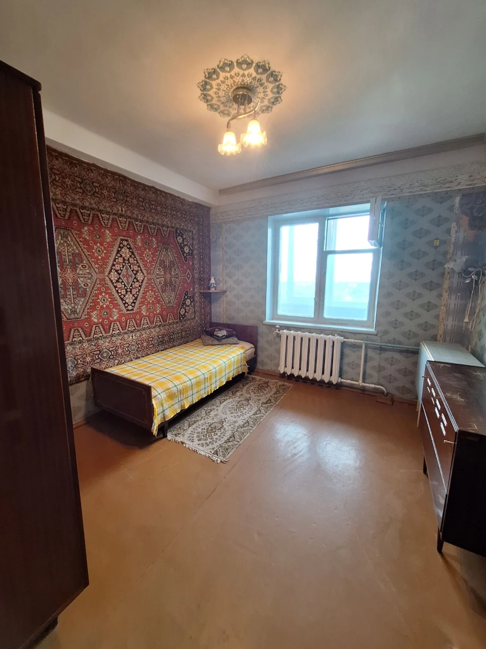 Продаю 2 кімнатну квартиру  вул. Білогородська 144