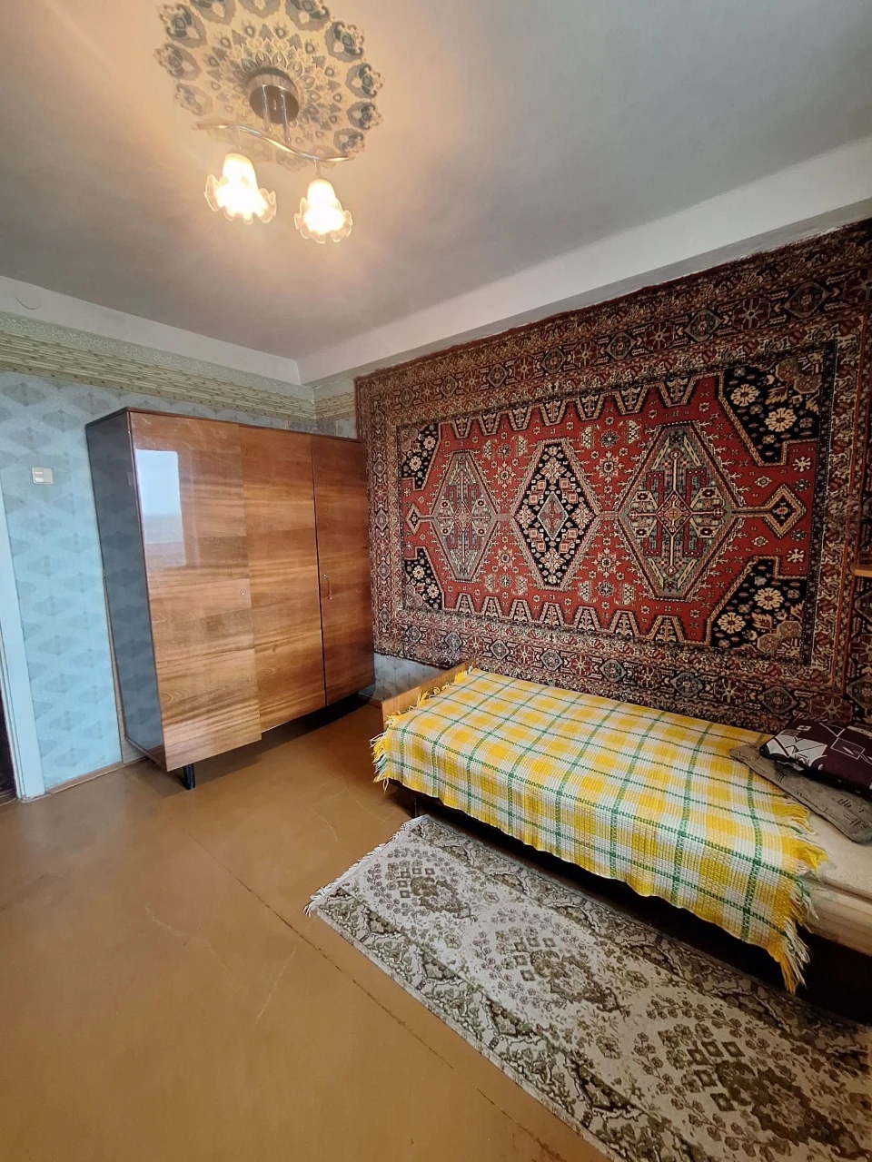 Продаю 2 кімнатну квартиру  вул. Білогородська 144