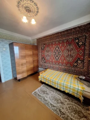 Продаю 2 кімнатну квартиру  вул. Білогородська 144