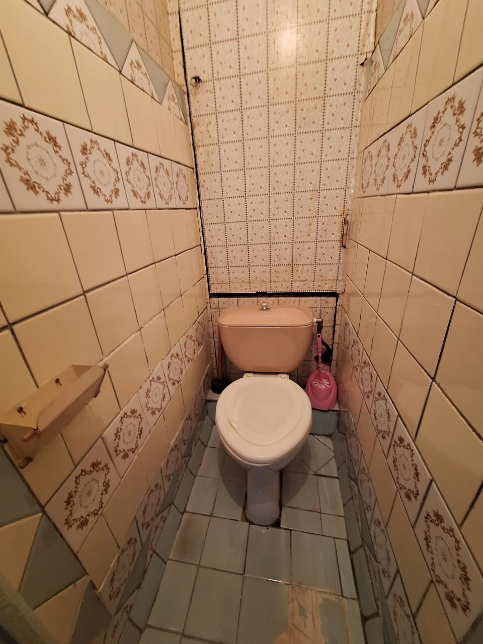 Продаю 2 кімнатну квартиру  вул. Білогородська 144
