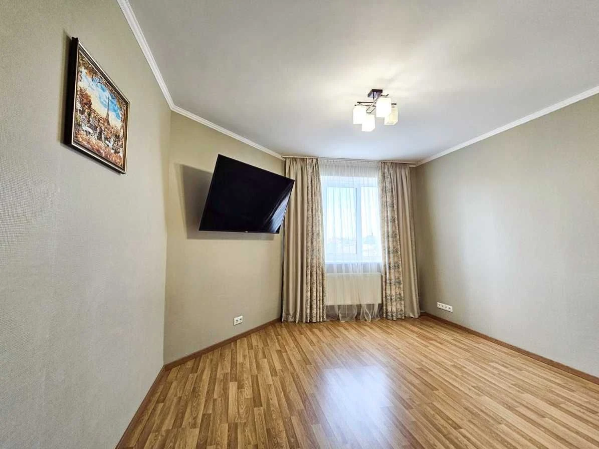 Простора квартира 98m2 в м. Боярці + приміщення над квартирою