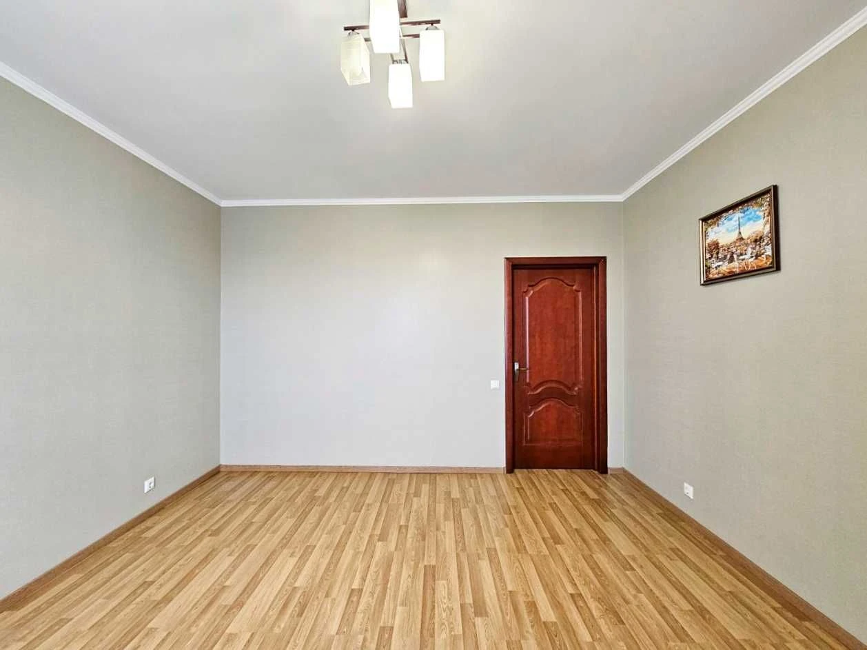 Простора квартира 98m2 в м. Боярці + приміщення над квартирою