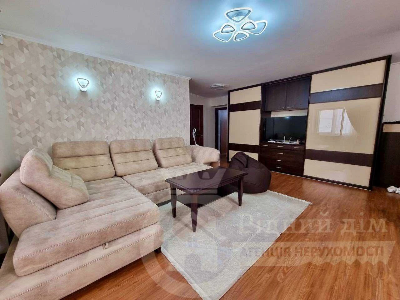 Sale of a 3-room apartment in Ukraine, Sovnova Street