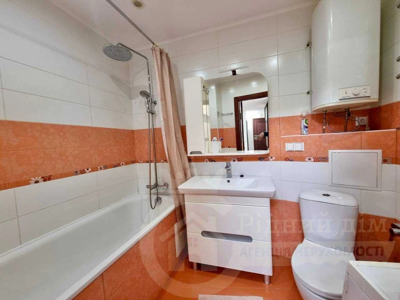 Sale of a 3-room apartment in Ukraine, Sovnova Street