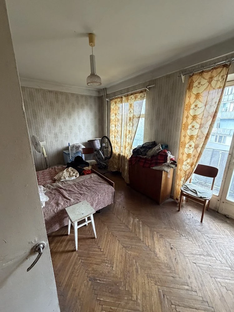 Продається 3-кімнатна квартира в центрі міста Українка